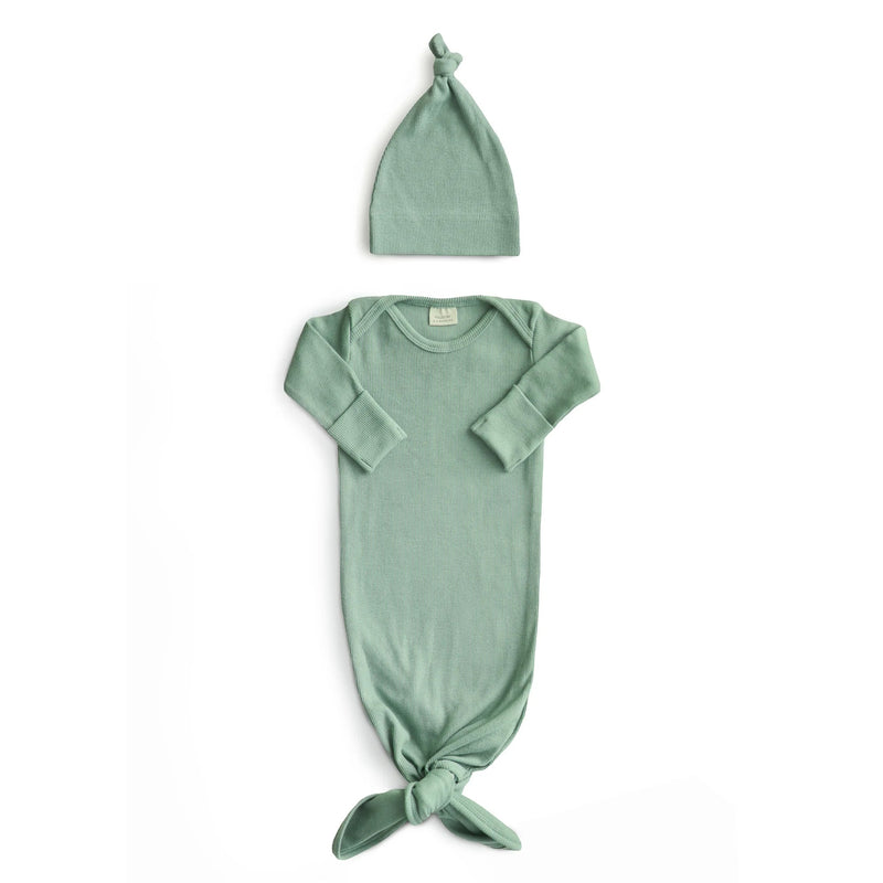 SET DE BATA ANUDADO CON GORRO ROMAN GREEN