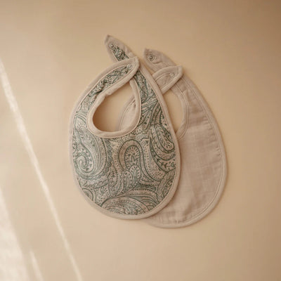 PAQUETE DE 2 BABEROS DE MUSELINA PARA BEBE - GREEN PAISLEY FOG