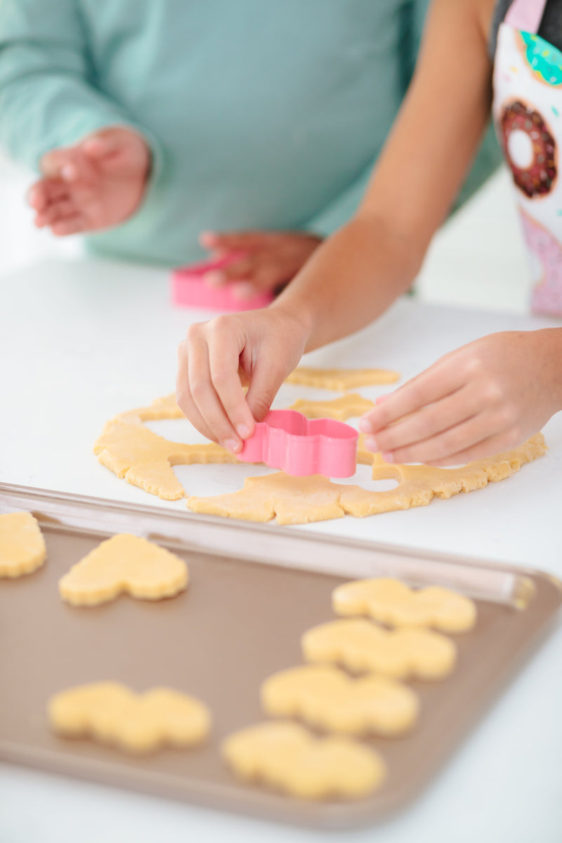 ESPATULA PARA HORNEAR Y CORTADOR DE GALLETAS